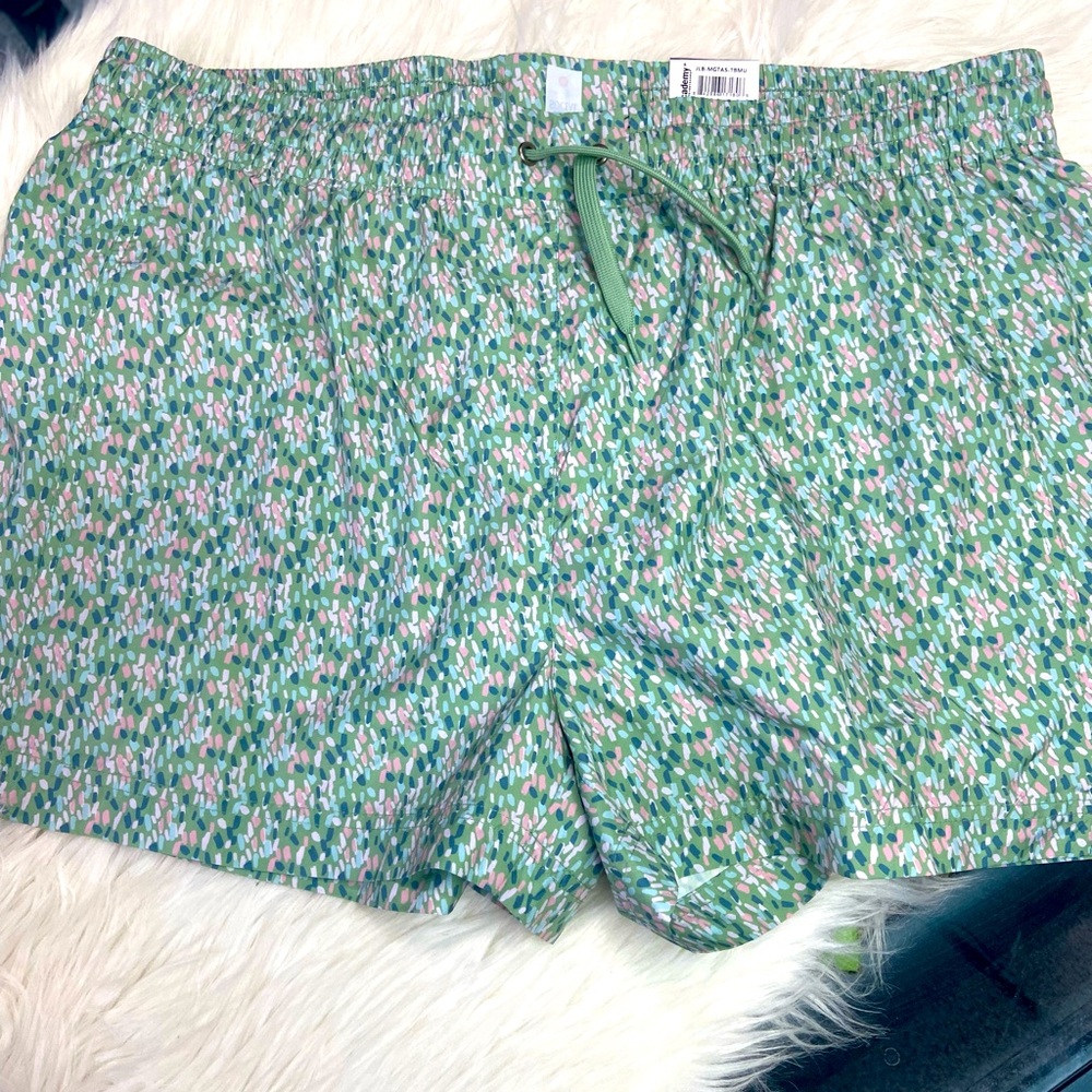NWT athleisure shorts size XXL
